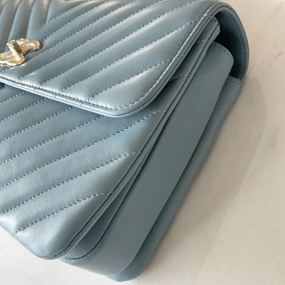 Chanel blue trendy medium top handle lambskin - Picture 6 of 7